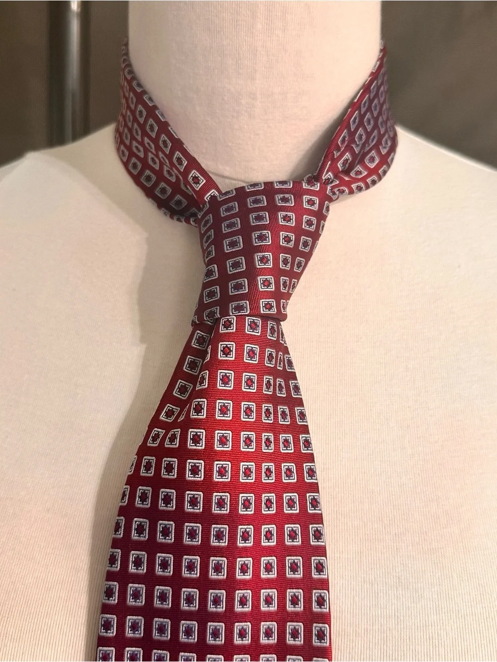 Men's Red Geometric Silk Tie - Classic Pattern Jos a bank